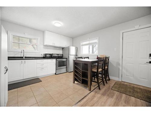 190 Rathowen Street, London, ON - Indoor Photo Showing Kitchen