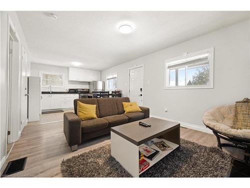 190 Rathowen Street, London, ON - Indoor Photo Showing Living Room