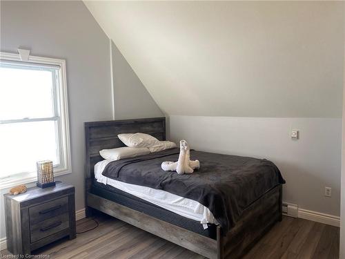 190 Rathowen Street, London, ON - Indoor Photo Showing Bedroom