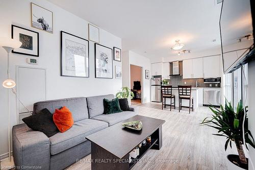 2305-352 Front Street, Toronto, ON - Indoor Photo Showing Living Room