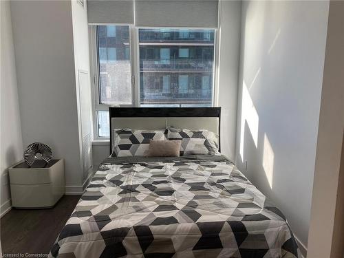 3211-1926 Lakeshore Boulevard W, Toronto, ON - Indoor Photo Showing Bedroom