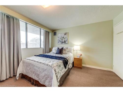 301-40 Bay Mills Boulevard, Scarborough, ON - Indoor Photo Showing Bedroom