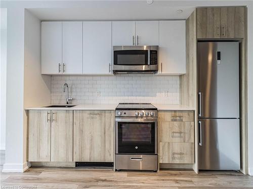 703-1195 The Queensway Avenue, Etobicoke, ON - Indoor Photo Showing Kitchen