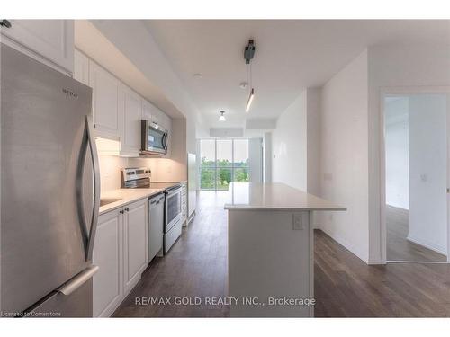 623-7711 Green Vista Gate, Niagara Falls, ON - Indoor Photo Showing Kitchen With Stainless Steel Kitchen