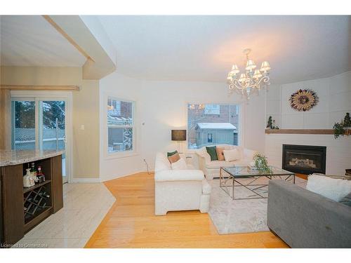 95 Old Colony Road, Richmond Hill, ON - Indoor Photo Showing Living Room With Fireplace