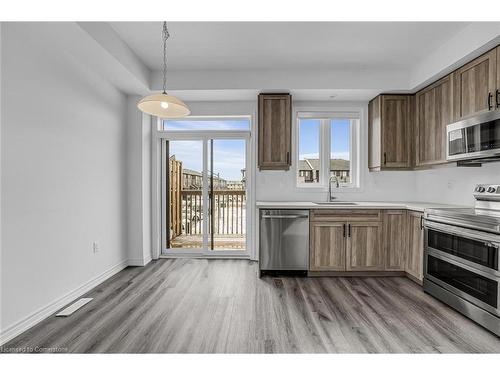 130-461 Blackburn Drive, Brantford, ON - Indoor Photo Showing Kitchen With Stainless Steel Kitchen