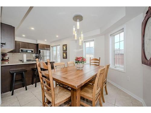 2-2614 Dashwood Drive, Oakville, ON - Indoor Photo Showing Dining Room