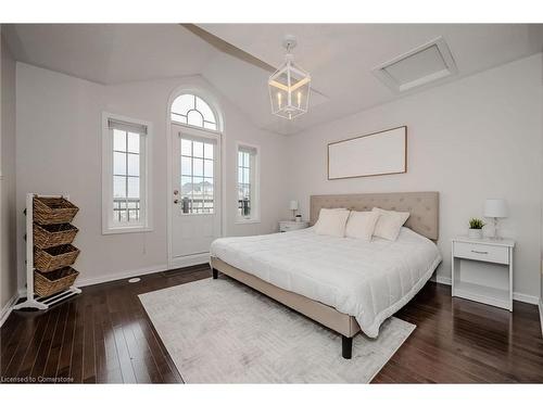 2-2614 Dashwood Drive, Oakville, ON - Indoor Photo Showing Bedroom