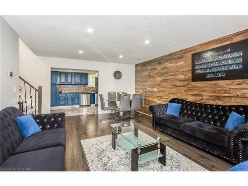 1756 Briarwood Drive, Cambridge, ON - Indoor Photo Showing Living Room