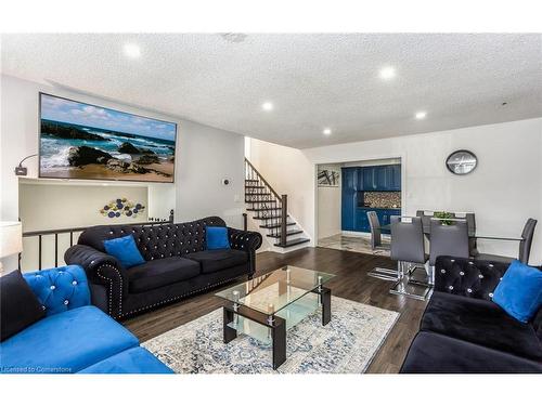 1756 Briarwood Drive, Cambridge, ON - Indoor Photo Showing Living Room