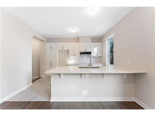 283 Falsetto Street, Ottawa, ON - Indoor Photo Showing Kitchen With Upgraded Kitchen