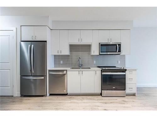 1505-15 Glebe Street, Cambridge, ON - Indoor Photo Showing Kitchen With Stainless Steel Kitchen