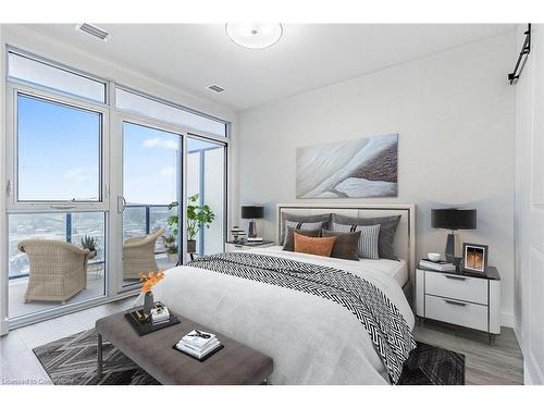 1505-15 Glebe Street, Cambridge, ON - Indoor Photo Showing Bedroom