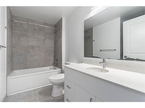 1505-15 Glebe Street, Cambridge, ON - Indoor Photo Showing Bathroom