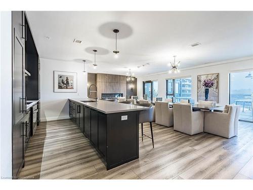 1505-15 Glebe Street, Cambridge, ON - Indoor Photo Showing Kitchen With Upgraded Kitchen