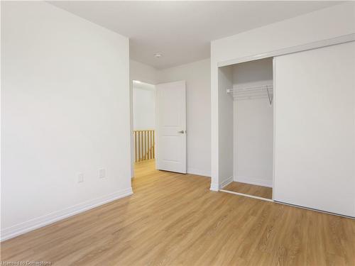 11-400 Newman Drive, Cambridge, ON - Indoor Photo Showing Other Room