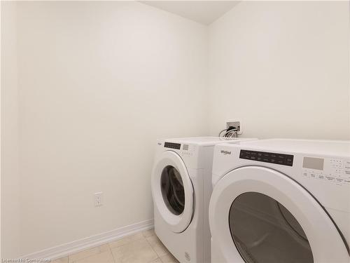 11-400 Newman Drive, Cambridge, ON - Indoor Photo Showing Laundry Room