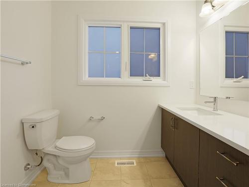 11-400 Newman Drive, Cambridge, ON - Indoor Photo Showing Bathroom