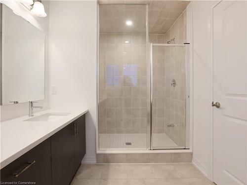 11-400 Newman Drive, Cambridge, ON - Indoor Photo Showing Bathroom