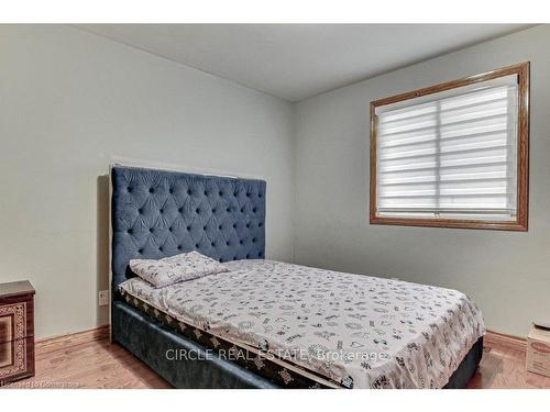 350 Lansdowne Avenue, Woodstock, ON - Indoor Photo Showing Bedroom