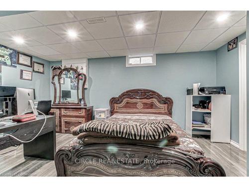 350 Lansdowne Avenue, Woodstock, ON - Indoor Photo Showing Bedroom