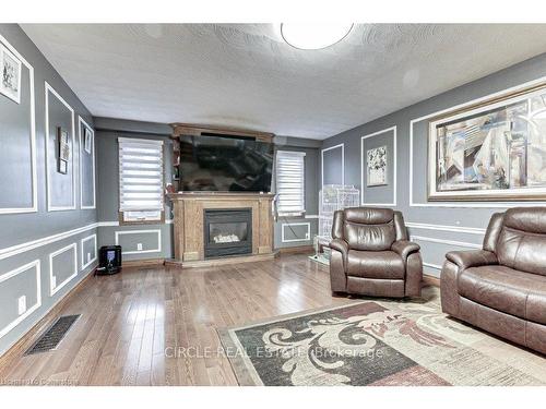 350 Lansdowne Avenue, Woodstock, ON - Indoor Photo Showing Living Room With Fireplace