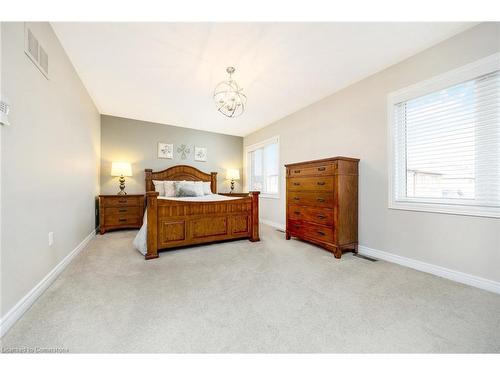 537 Grant Way, Milton, ON - Indoor Photo Showing Bedroom