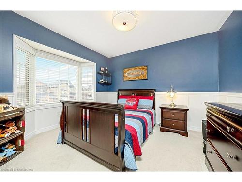 537 Grant Way, Milton, ON - Indoor Photo Showing Bedroom