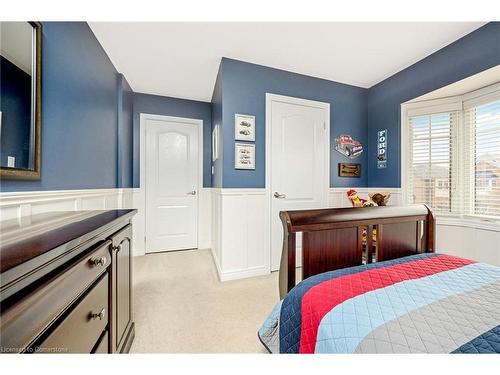 537 Grant Way, Milton, ON - Indoor Photo Showing Bedroom