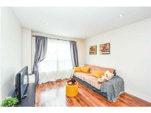 47-47 Ellis Drive, Brampton, ON - Indoor Photo Showing Living Room