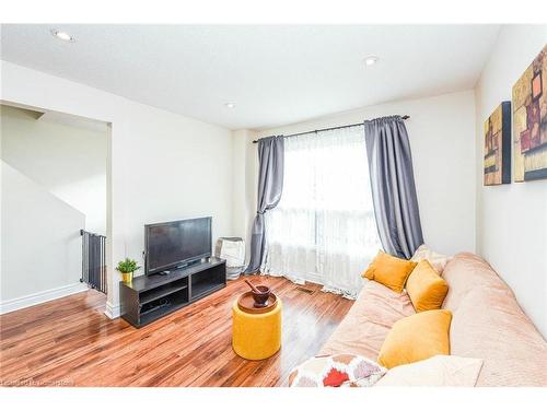 47-47 Ellis Drive, Brampton, ON - Indoor Photo Showing Living Room