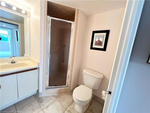 202-880 Dundas Street, Mississauga, ON - Indoor Photo Showing Bathroom