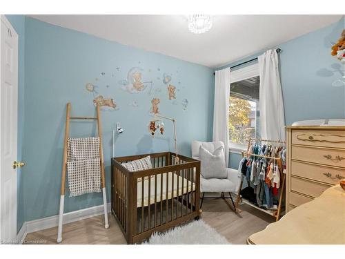 404 Tragina Avenue N, Hamilton, ON - Indoor Photo Showing Bedroom