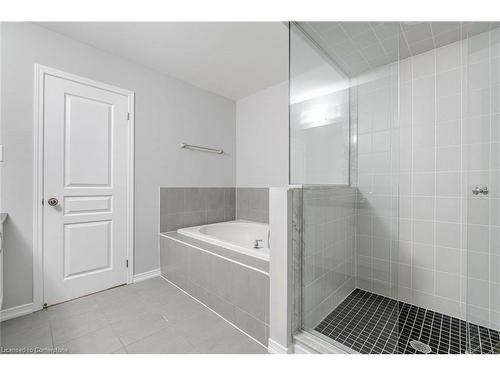 16 Burgess Crescent, Brantford, ON - Indoor Photo Showing Bathroom