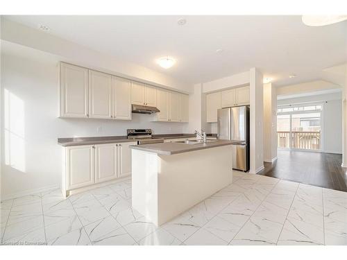 227 Gillespie Drive Drive, Brantford, ON - Indoor Photo Showing Kitchen