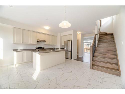 227 Gillespie Drive Drive, Brantford, ON - Indoor Photo Showing Kitchen