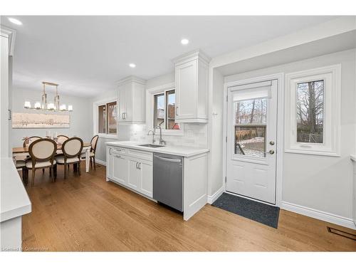 2401 St Frances Drive, Burlington, ON - Indoor Photo Showing Other Room