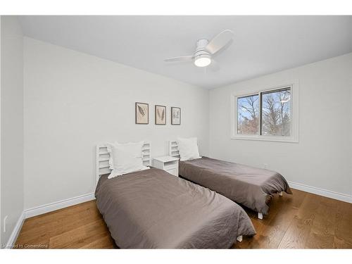 2401 St Frances Drive, Burlington, ON - Indoor Photo Showing Bedroom