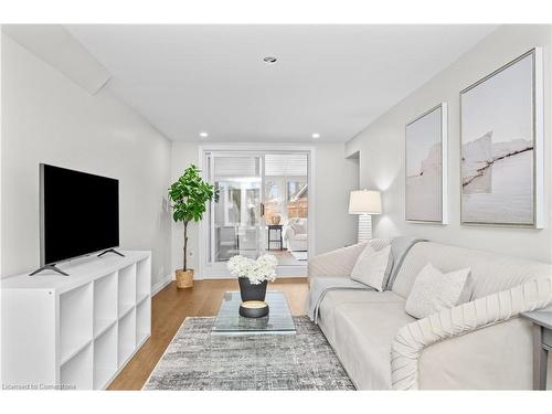 2401 St Frances Drive, Burlington, ON - Indoor Photo Showing Living Room