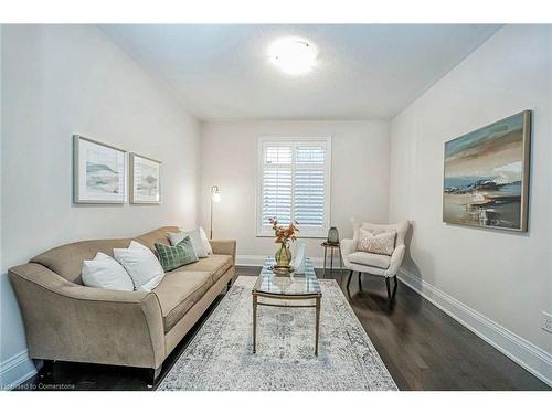 39 Lampman Crescent, Brampton, ON - Indoor Photo Showing Living Room