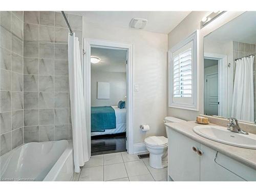 39 Lampman Crescent, Brampton, ON - Indoor Photo Showing Bathroom