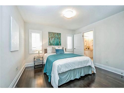 39 Lampman Crescent, Brampton, ON - Indoor Photo Showing Bedroom