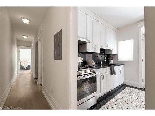 Bldg 1-9 Humewood Drive, Toronto, ON - Indoor Photo Showing Kitchen