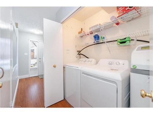 11-205 Highland Crescent, Kitchener, ON - Indoor Photo Showing Laundry Room