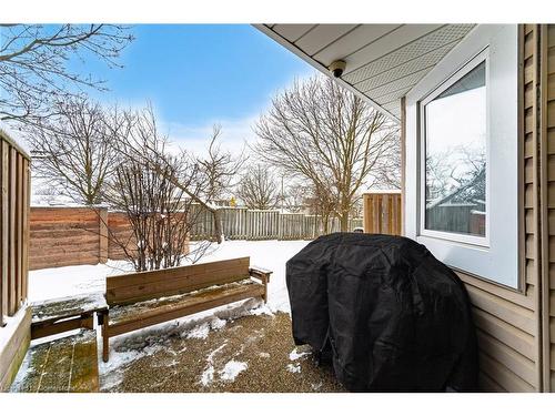 11-205 Highland Crescent, Kitchener, ON - Outdoor