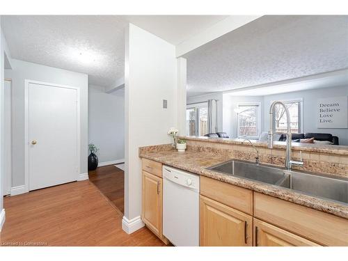 11-205 Highland Crescent, Kitchener, ON - Indoor Photo Showing Kitchen With Double Sink