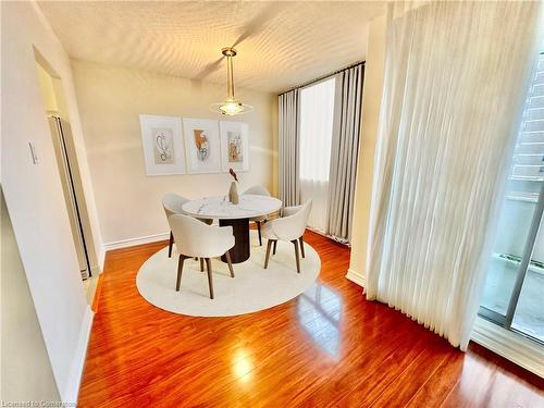 704-205 Hilda Avenue, Toronto, ON - Indoor Photo Showing Dining Room