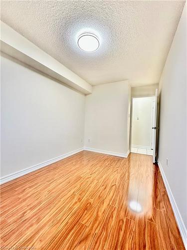 704-205 Hilda Avenue, Toronto, ON - Indoor Photo Showing Other Room