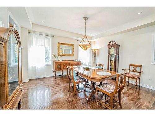 5 Westlea Avenue, Richmond Hill, ON - Indoor Photo Showing Dining Room