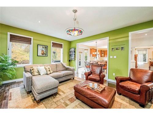 5 Westlea Avenue, Richmond Hill, ON - Indoor Photo Showing Living Room